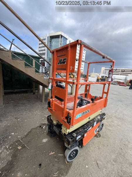 2021 JLG ES1330L