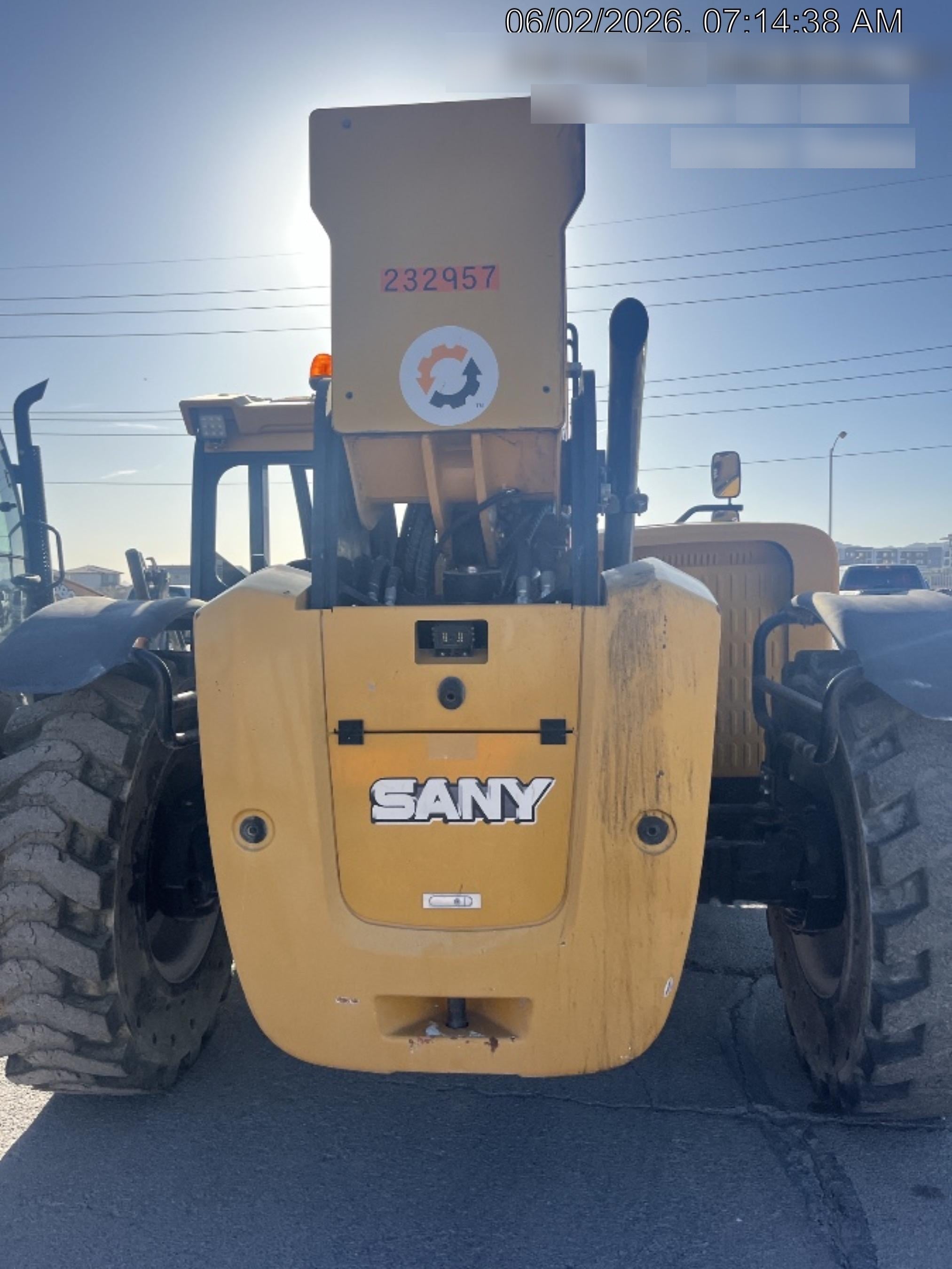 2022 SANY STH1056