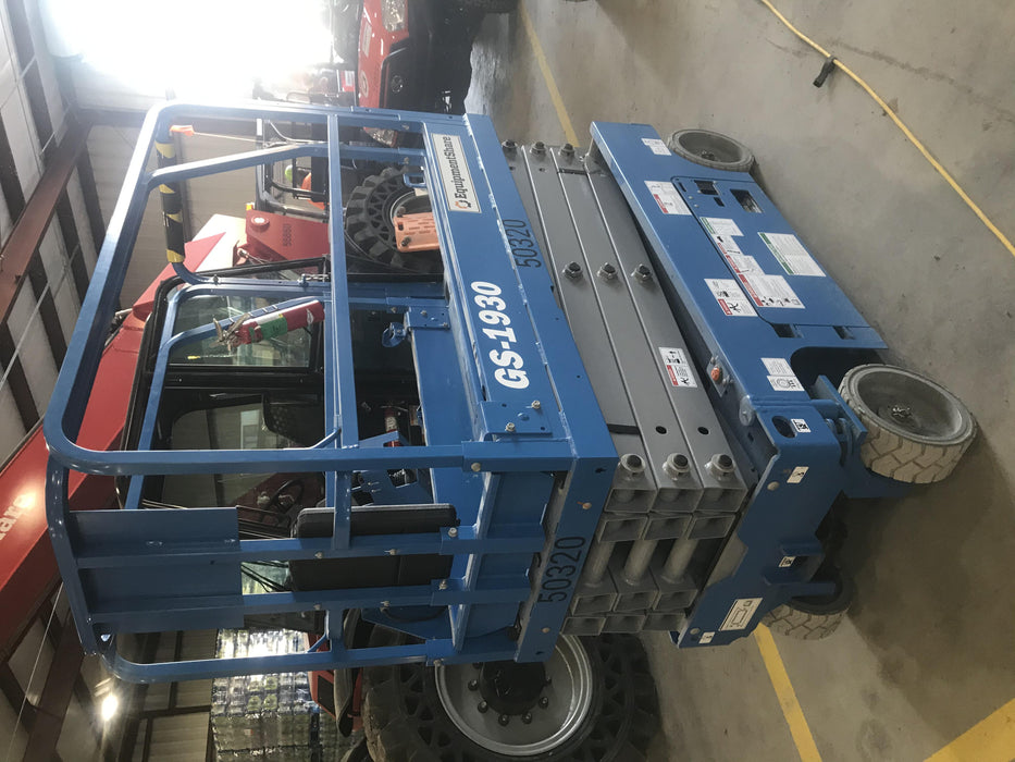 2019 Genie GS-1930 Fixed Rails with Chain Entry