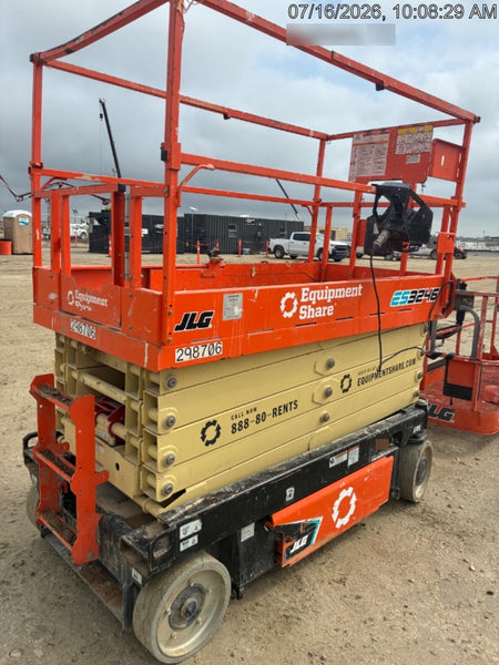 2023 JLG ES3246