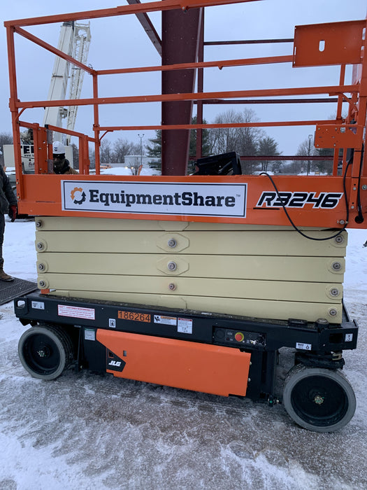 2021 JLG R3246