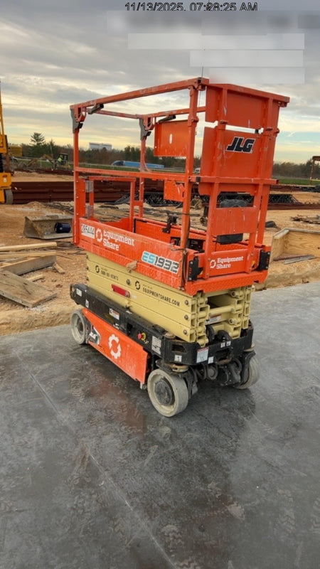 2022 JLG ES1932