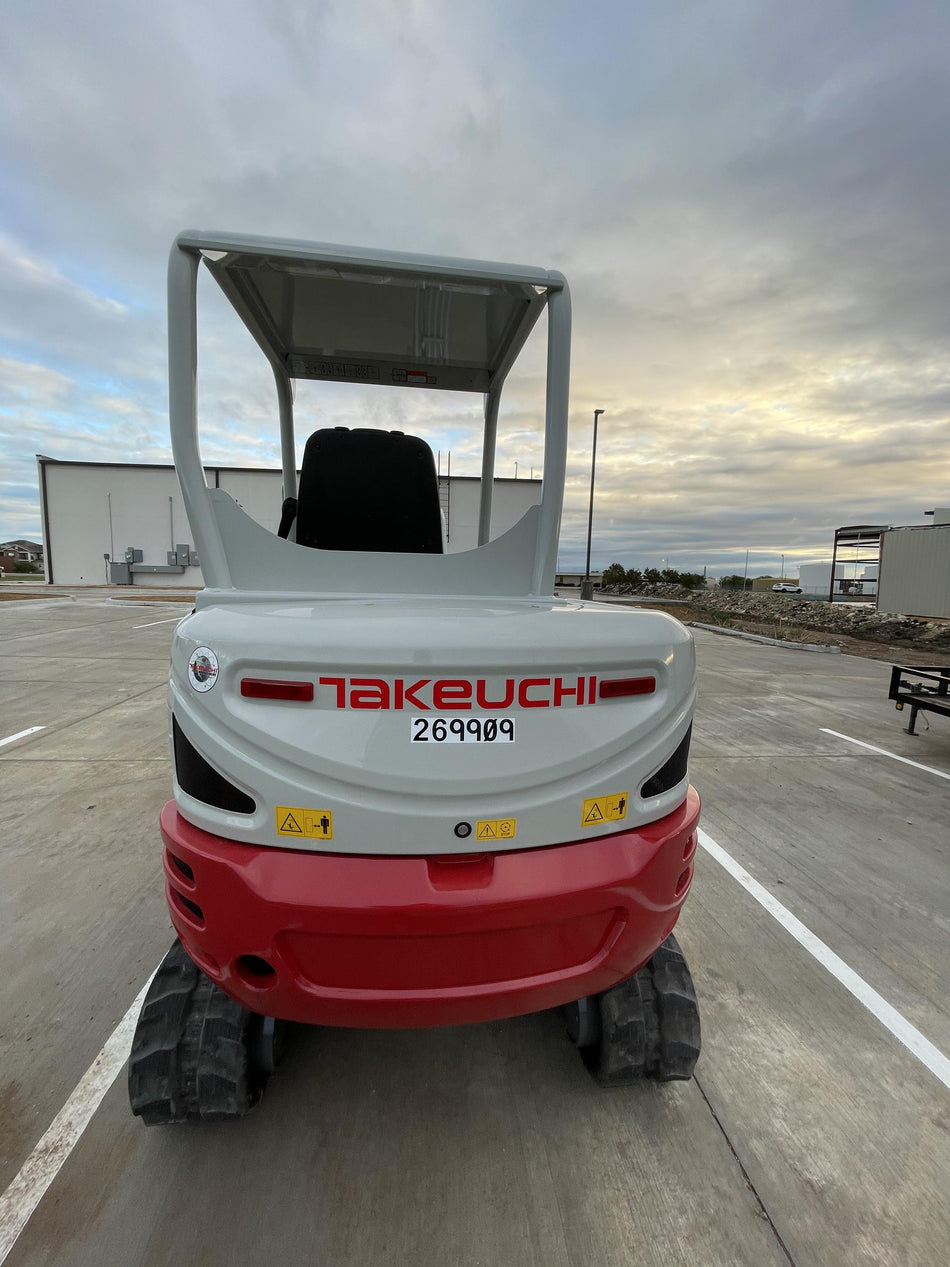 2022 TAKEUCHI TB235-2R