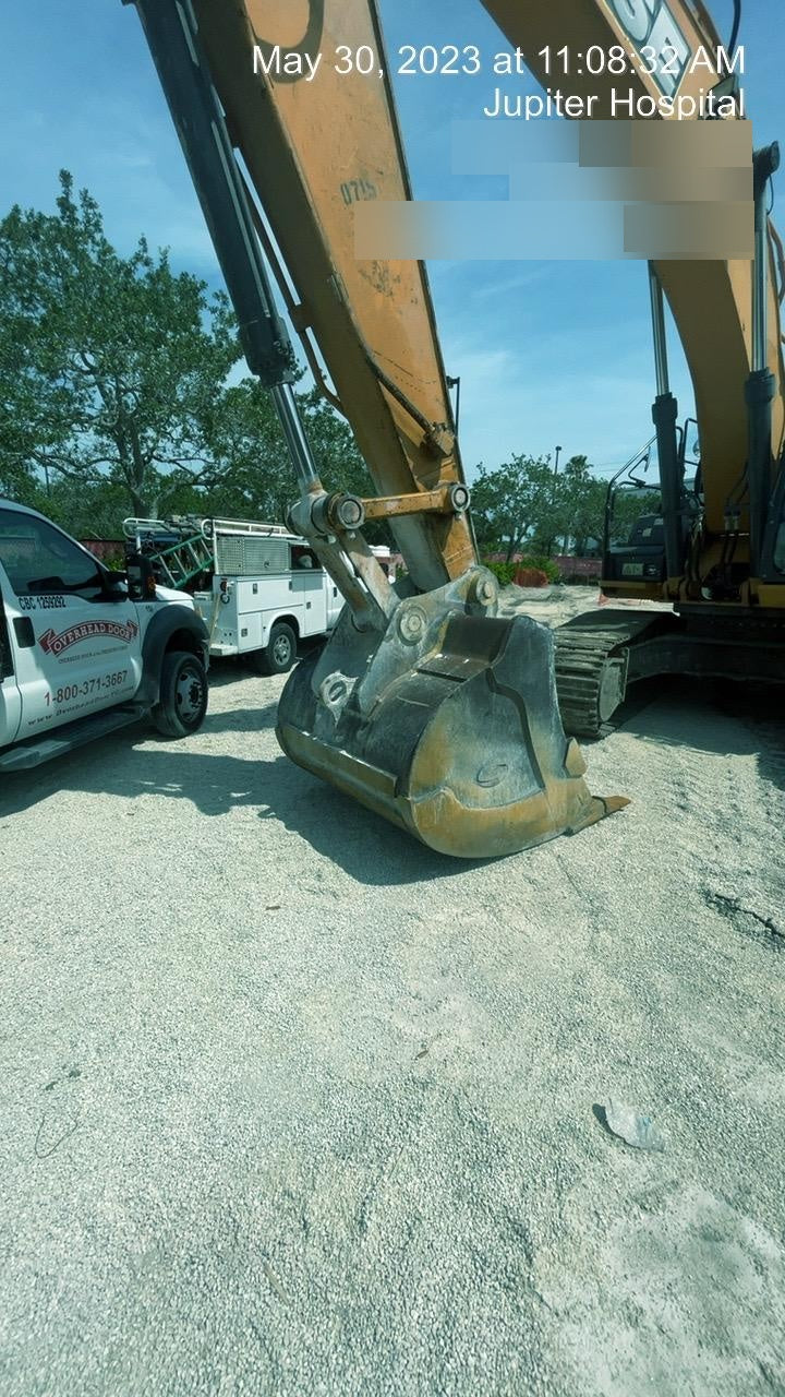 2017 CASE 36" Bucket - Case