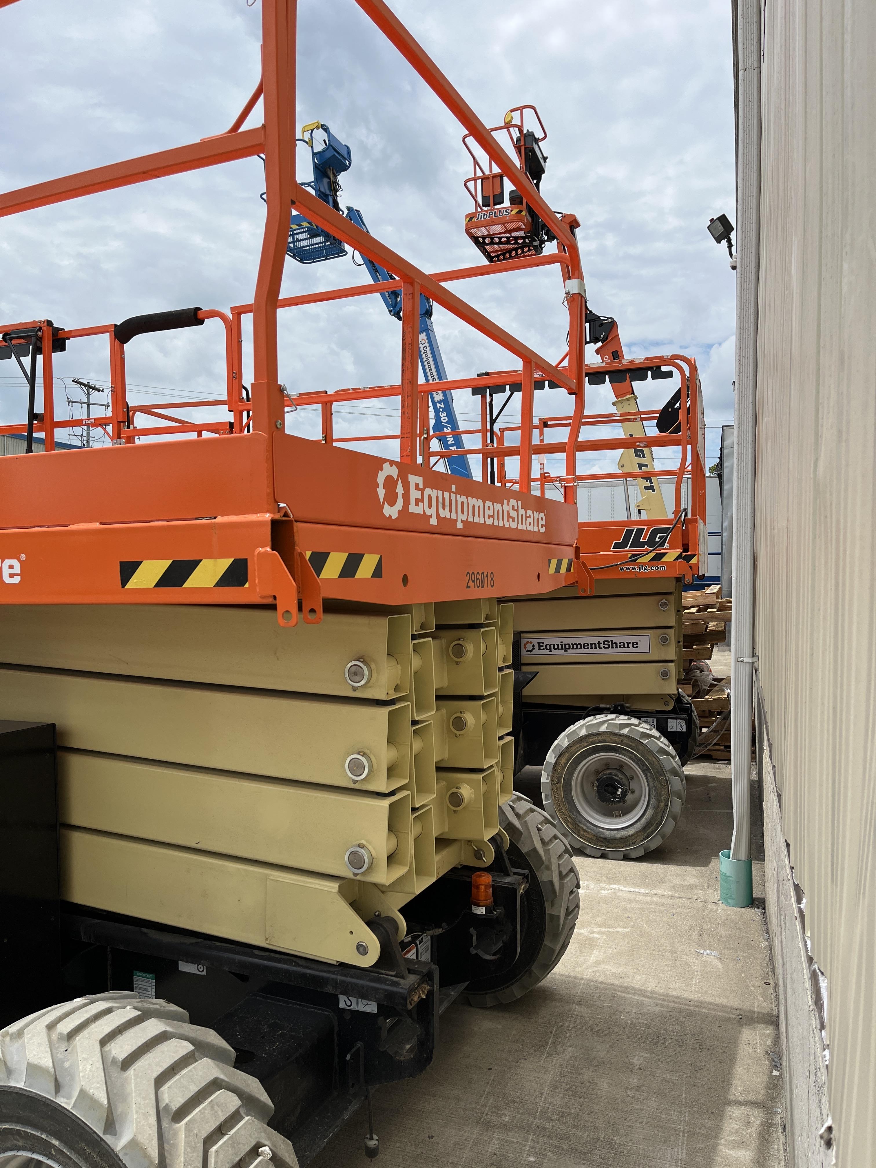 2023 JLG RT4394