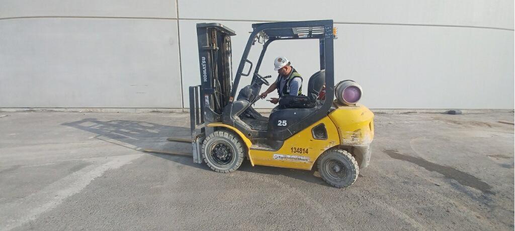 2021 KOMATSU FG25T-16