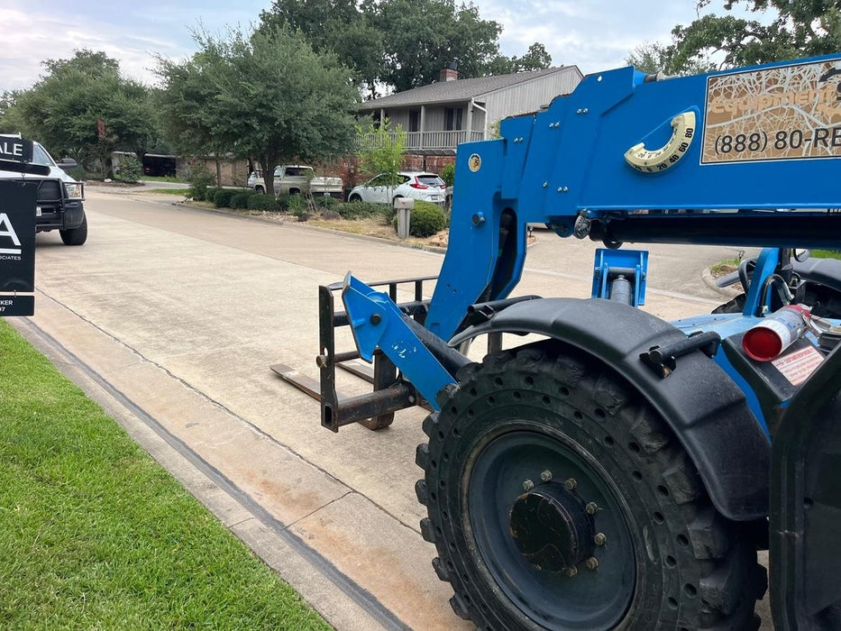 2017 Genie GTH-1056 Genie GTH1056, Solid Tires, 60" carriage, Light Kit, Open ROPS