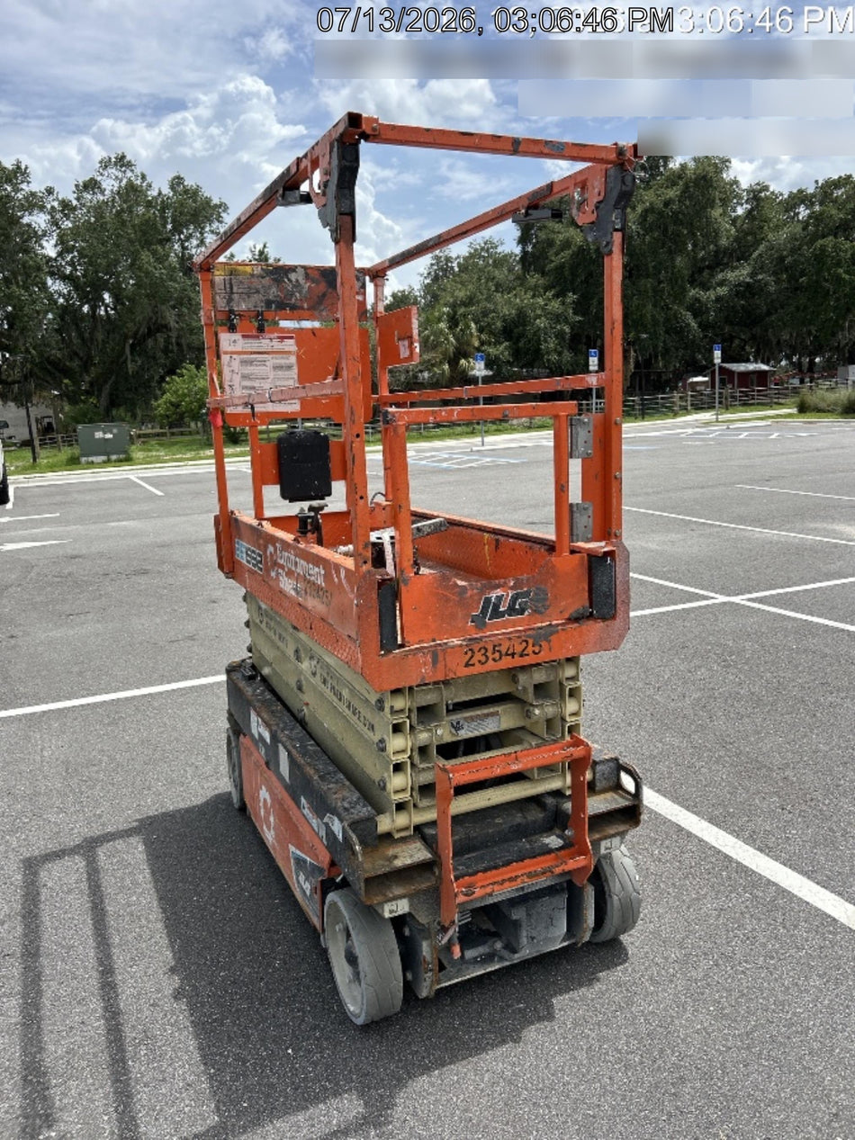 2022 JLG ES1932