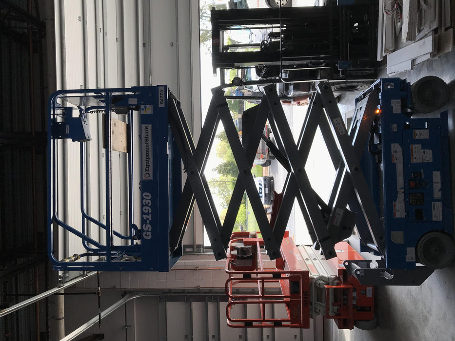 2019 Genie GS-1930 Half Height Swing Gate, 800W Inverter