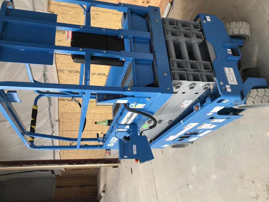 2019 Genie GS-1930 Fixed rails with chain Entry