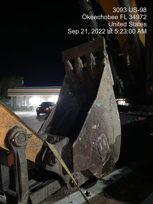 2014 WERK-BRAU 24" Bucket, 25k-35k Excavator - Werk-Brau