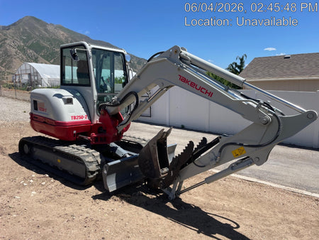 2023 TAKEUCHI TB250-2C