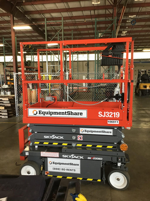 2020 Skyjack SJIII-3219 Solid NM Tires, Half height spring hinged entry gate, Dual Beacons, 800W Inverter