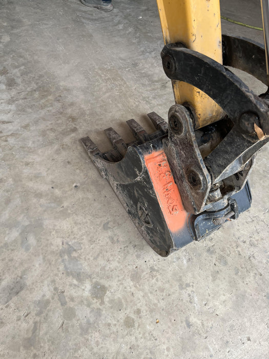 2025 PALADIN 18" Bucket - Paladin