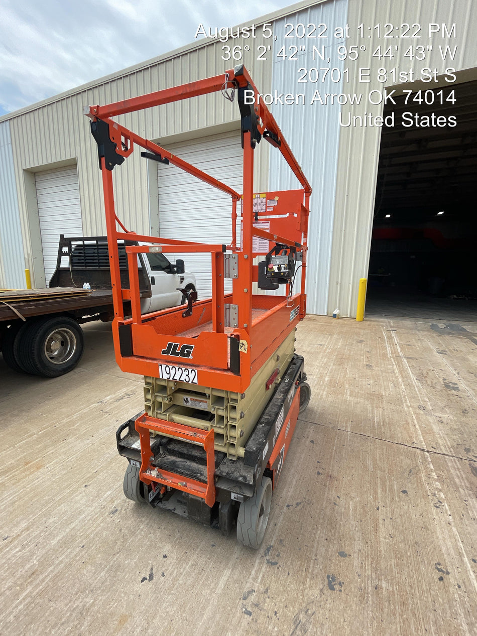 2021 JLG ES1932