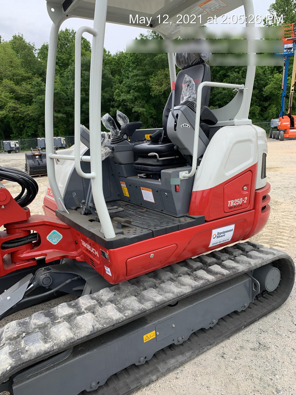 2021 TAKEUCHI TB250-2