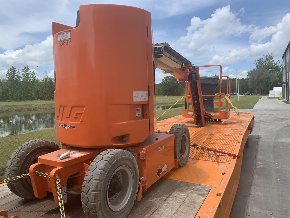 2019 JLG E300AJP