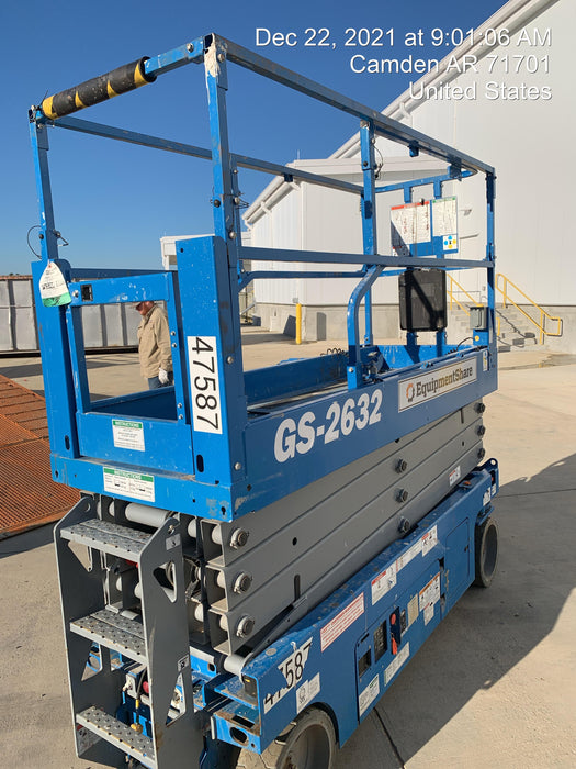 2019 Genie GS-2632 Folding rails with half height swing gate