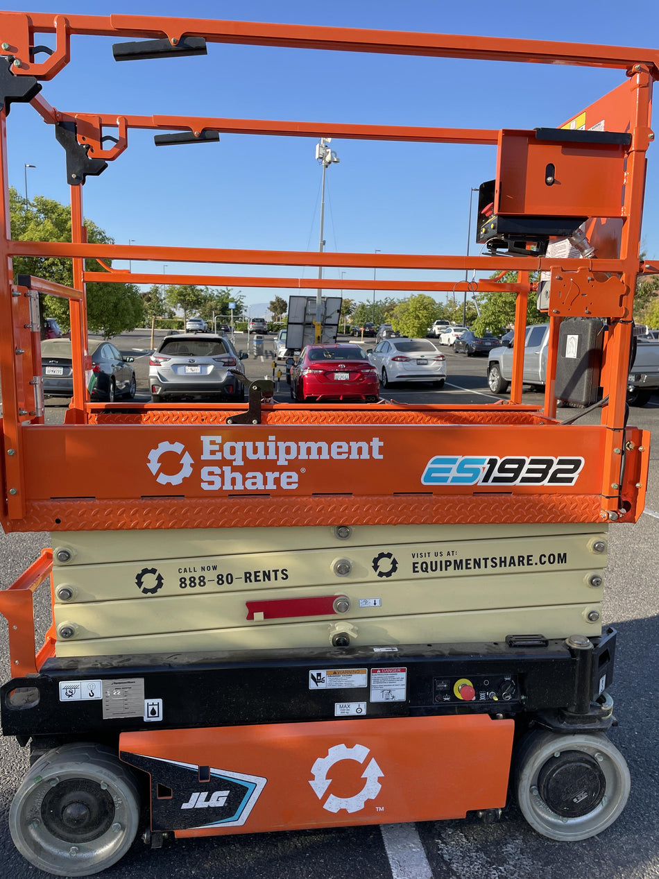 2022 JLG ES1932