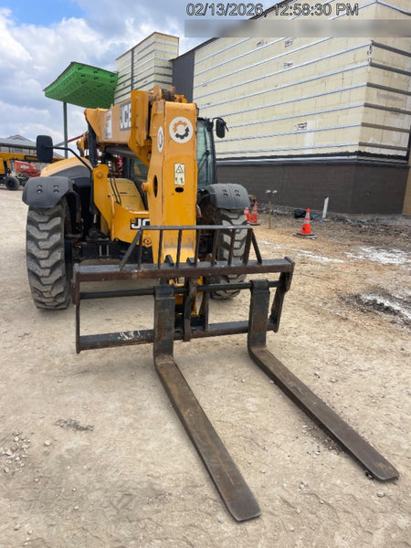 2019 JCB 509-42 JCB 509-42 Enclosed Cab, 74 HP, Solid Tires, Worklights, Beacon, Aux Hydraulics, Lifting Eye w/60" Carriage/60" Forks