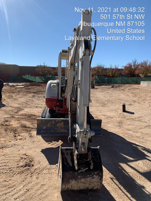 2021 TAKEUCHI TB235-2R