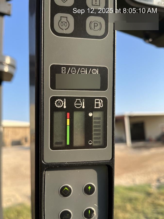 2023 CASE 588H