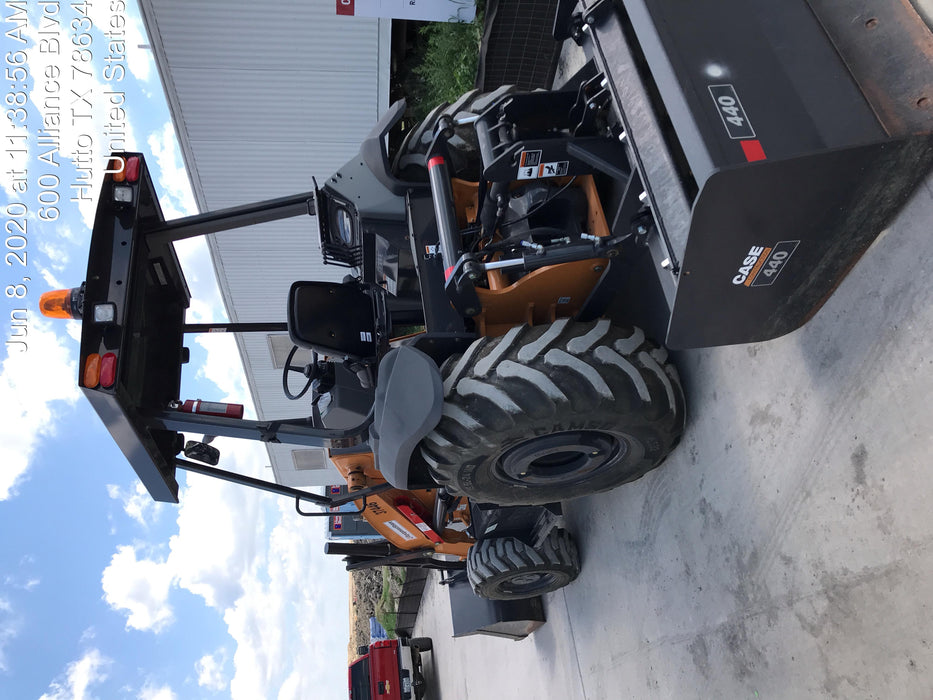 2019 Case 570N EP Canopy, 4WD, GP Front Bucket, Dual Tilt Cylinder, 84" Box Blade w/ Scarifier, Wheel Weights, Beacon
