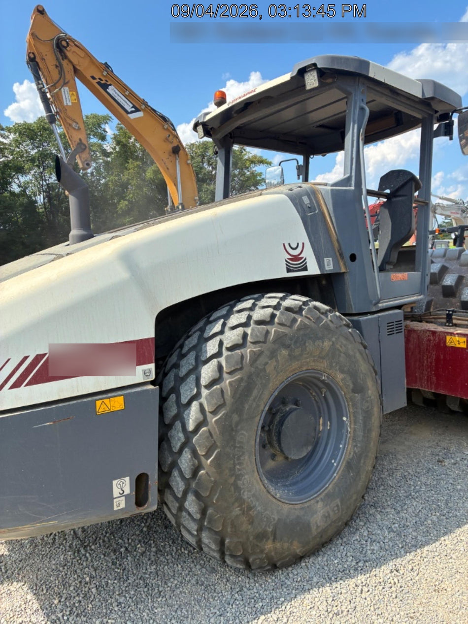 2023 DYNAPAC CA2500D