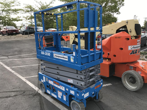2020 Genie GS-1930 Solid Non Marking Tires, Beacon, Folding rails with half height swing gate, 800W Inverter