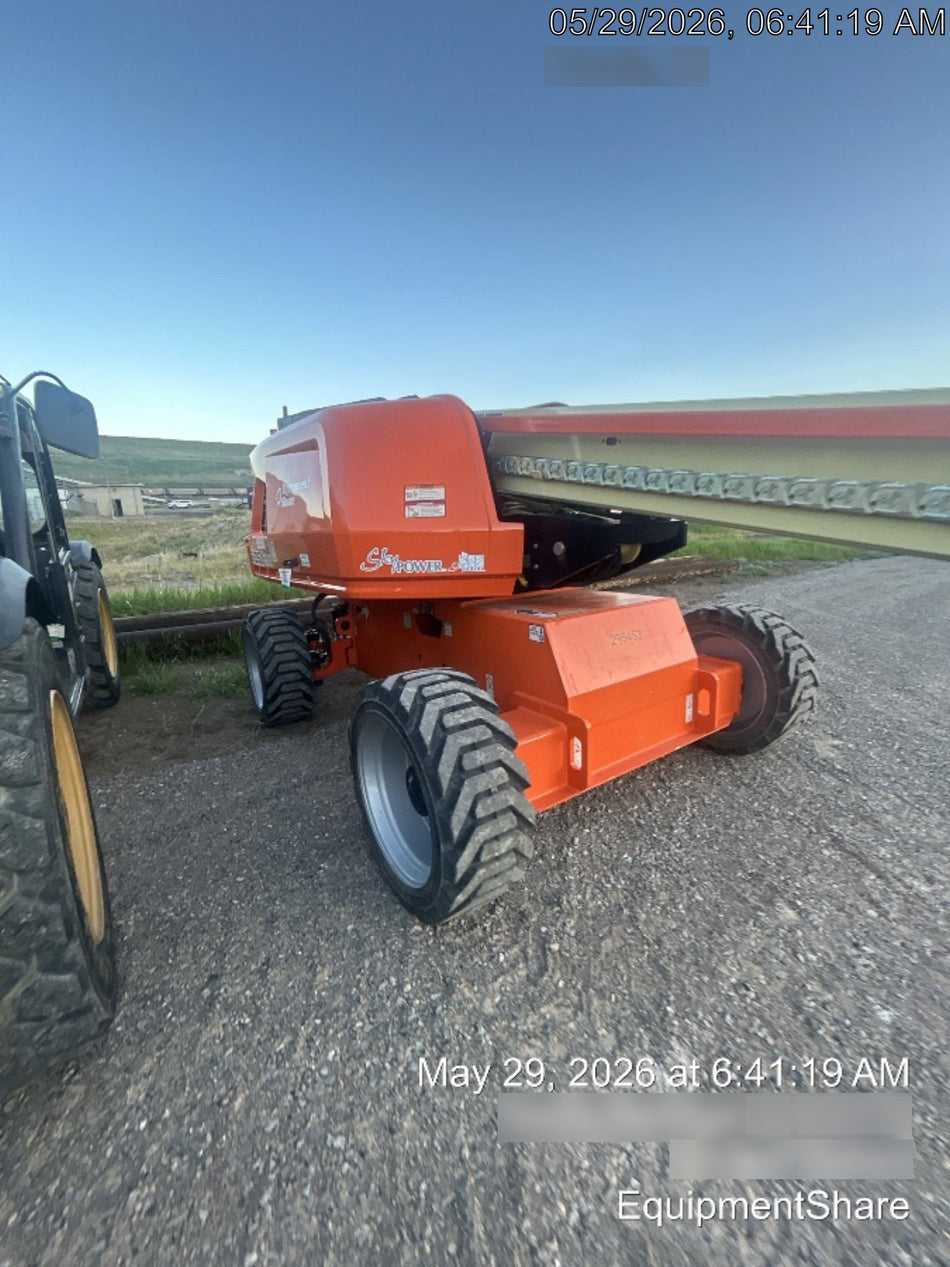 2023 JLG 660SJ