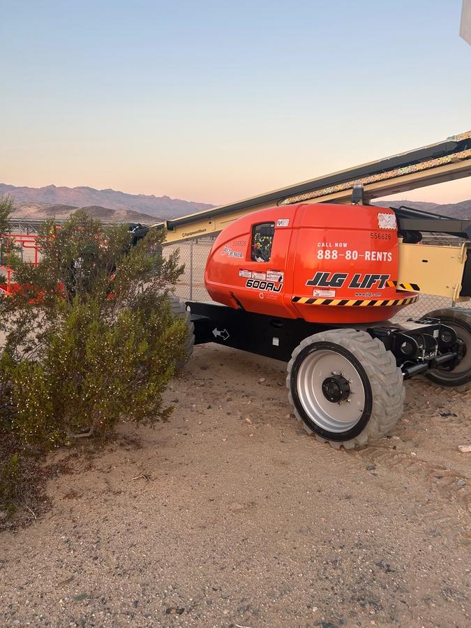 2025 JLG 600AJ