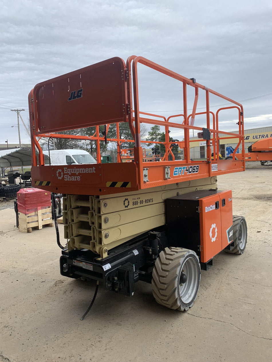2022 JLG ERT4069