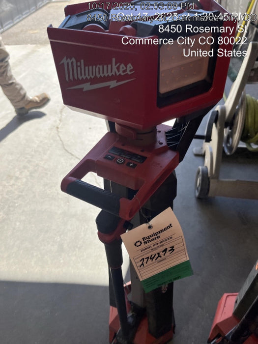 2022 MILWAUKEE 2136-20