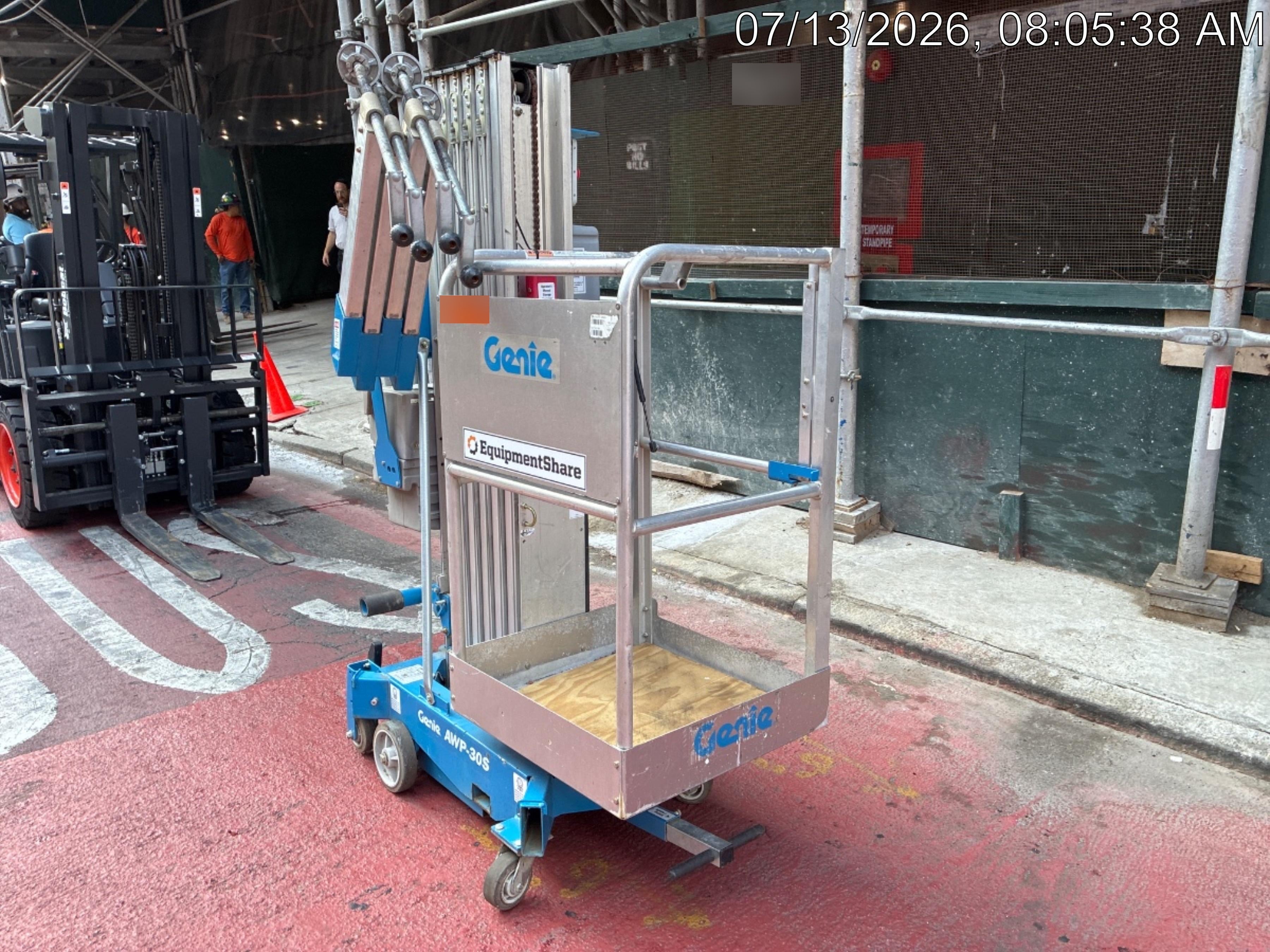 2019 GENIE AWP-30S