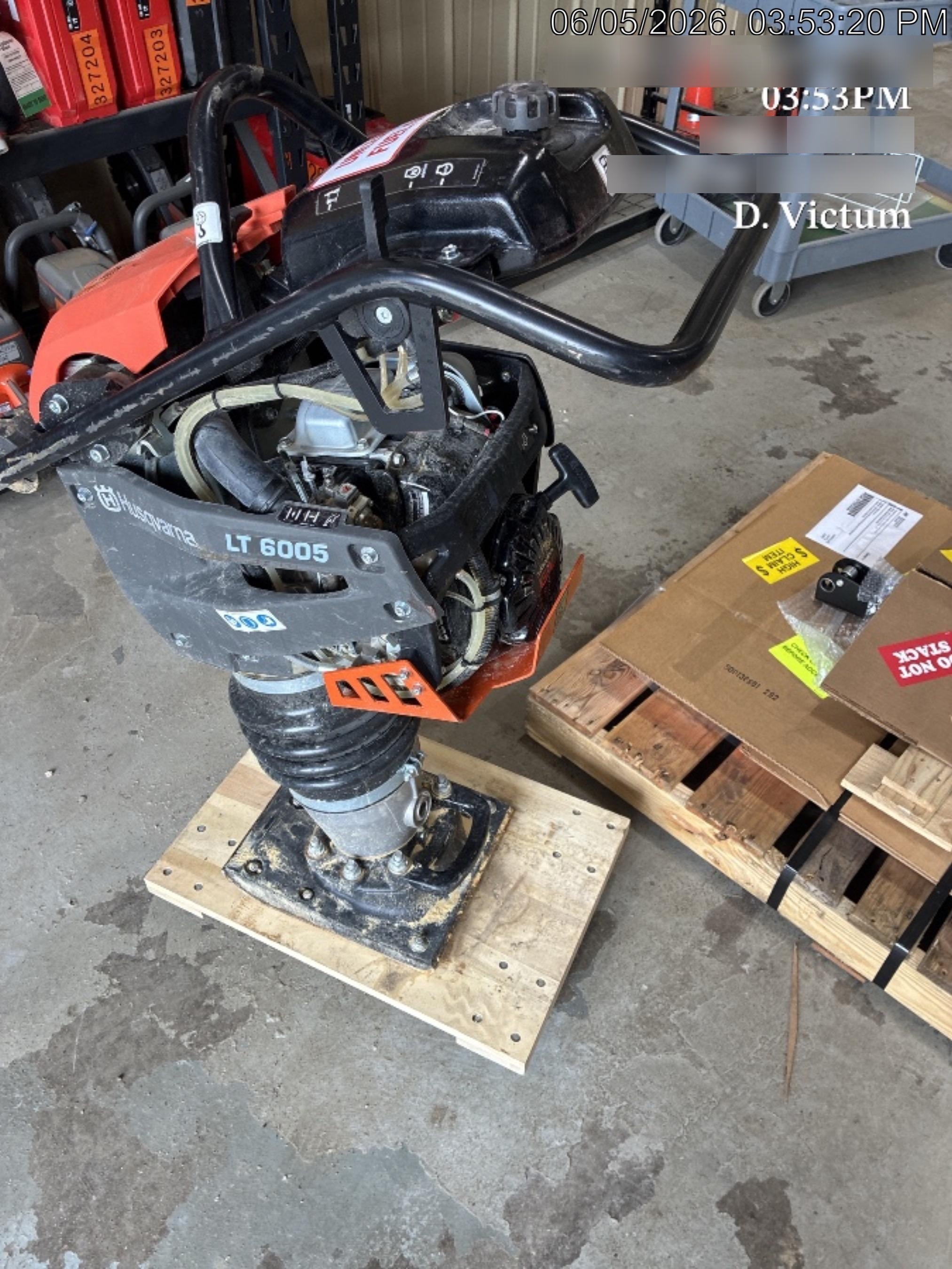 2025 HUSQVARNA LT6005