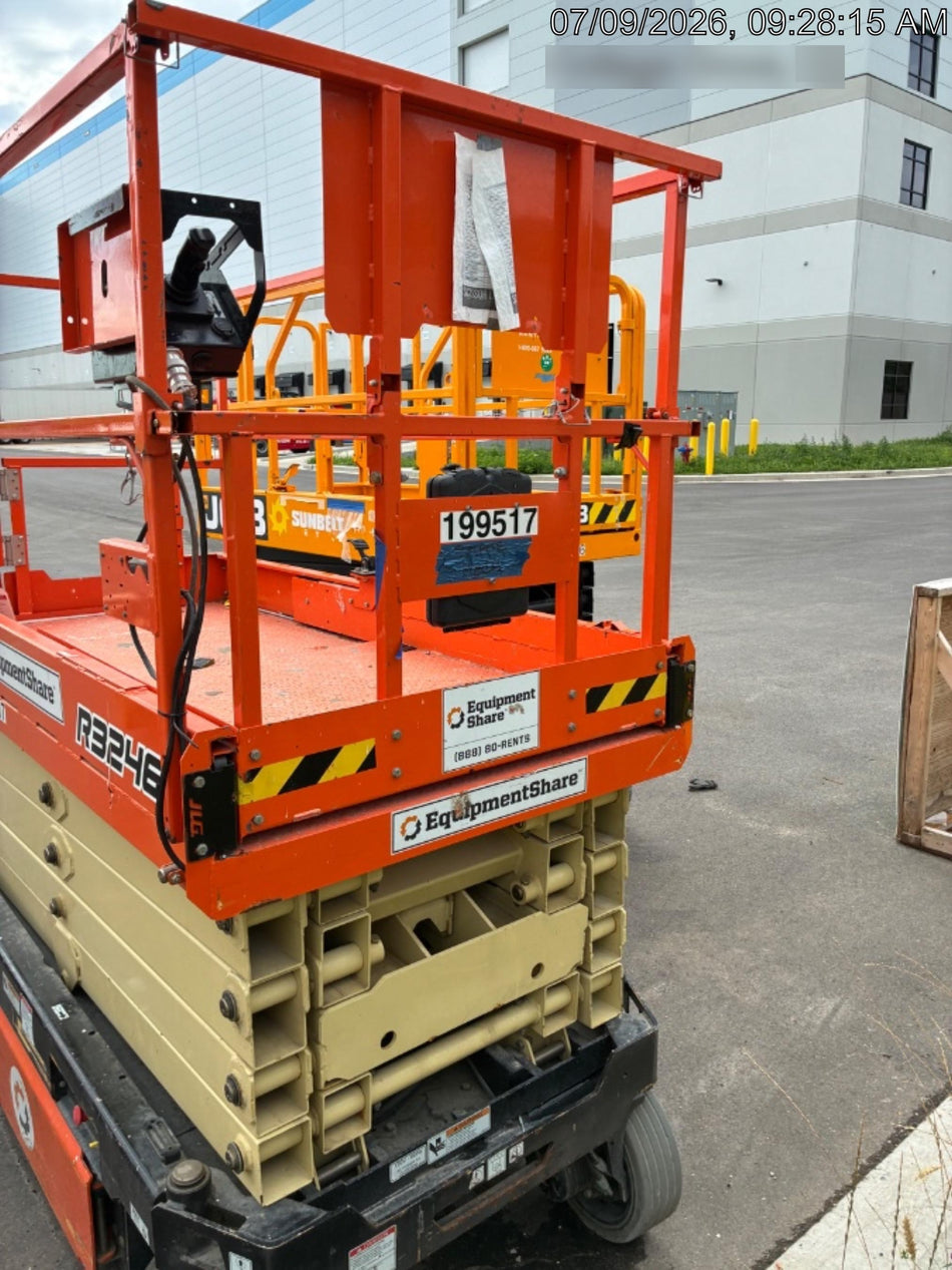 2021 JLG R3246