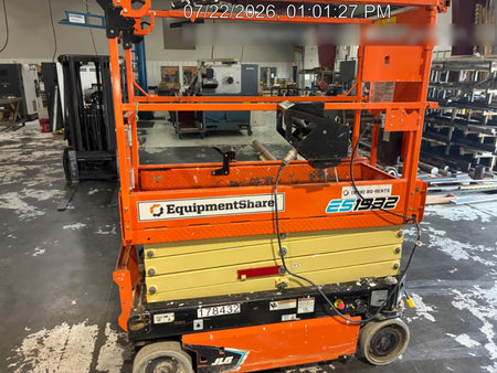 2021 JLG ES1932