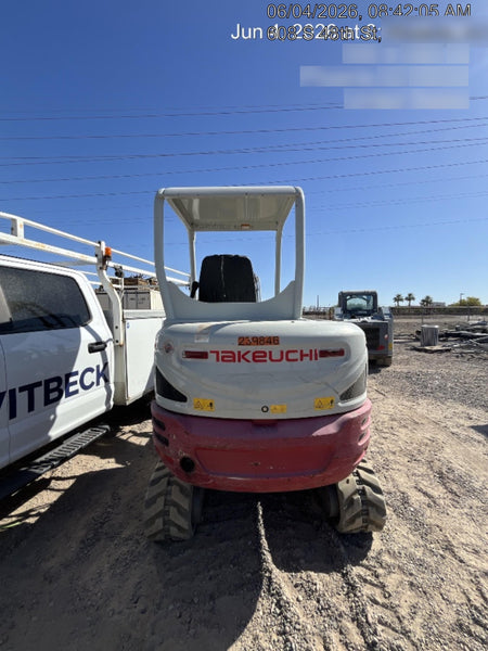 2022 TAKEUCHI TB235-2R