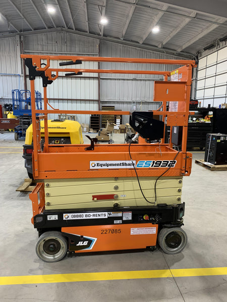 2022 JLG ES1932