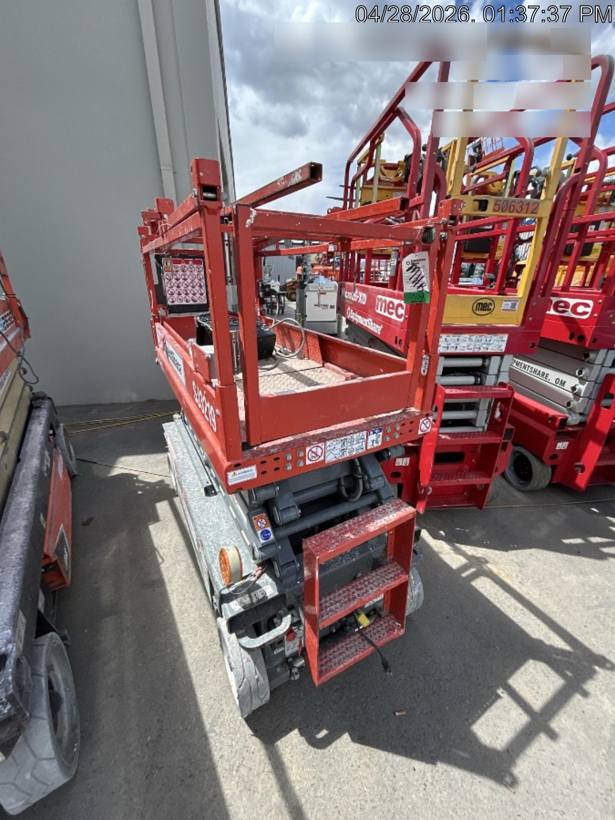 2020 Skyjack SJIII-3219 Solid NM Tires, Half height spring hinged entry gate, Dual Beacons, 800W Inverter