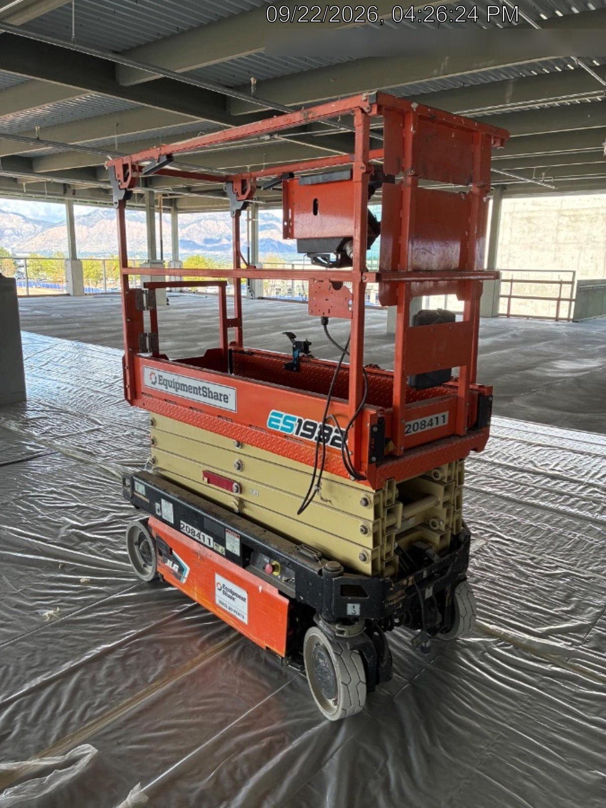 2022 JLG ES1932