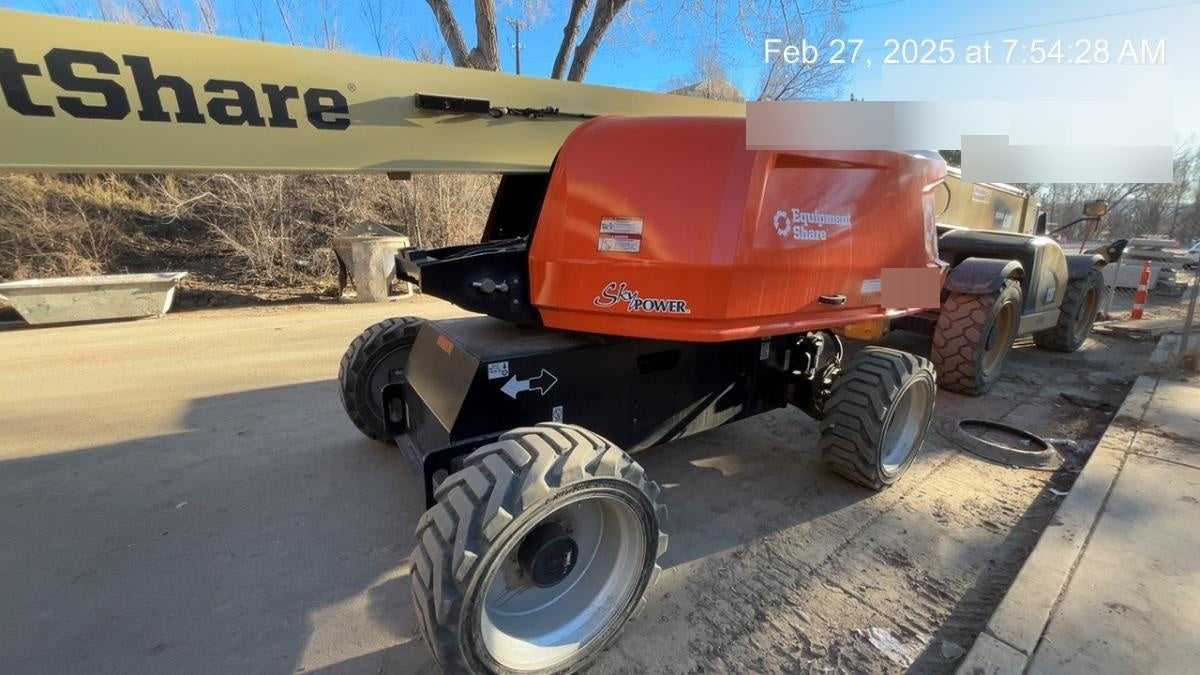 2023 JLG 660SJ