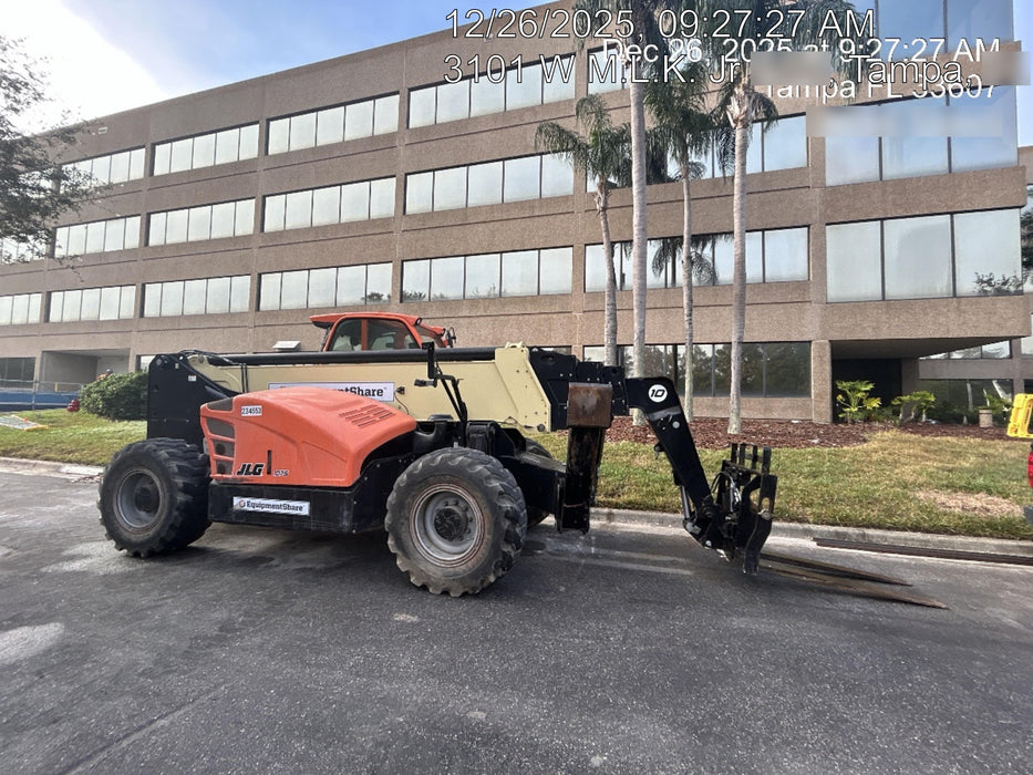 2022 JLG 1075
