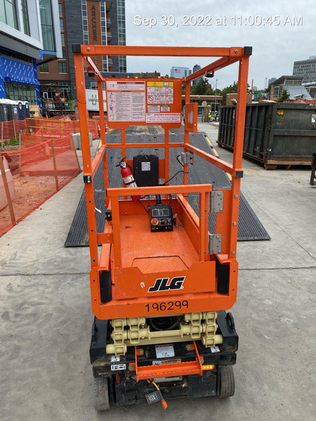 2021 JLG ES1330L