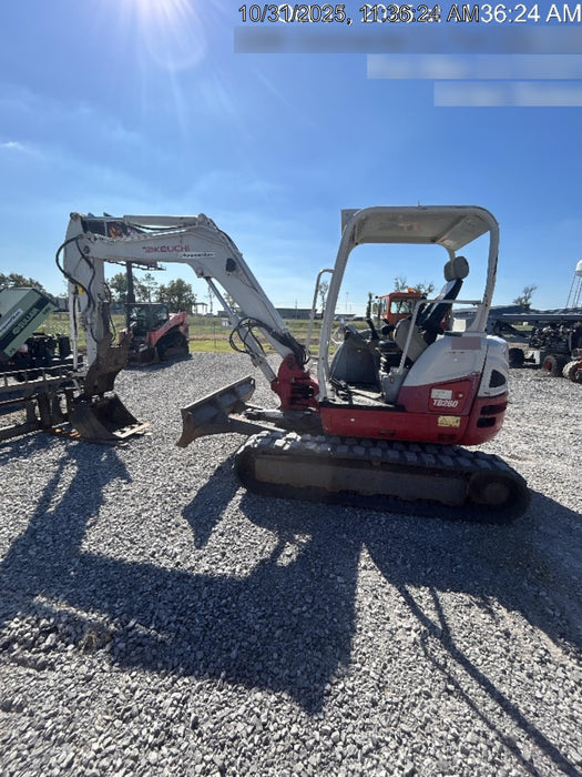 2019 TAKEUCHI TB260