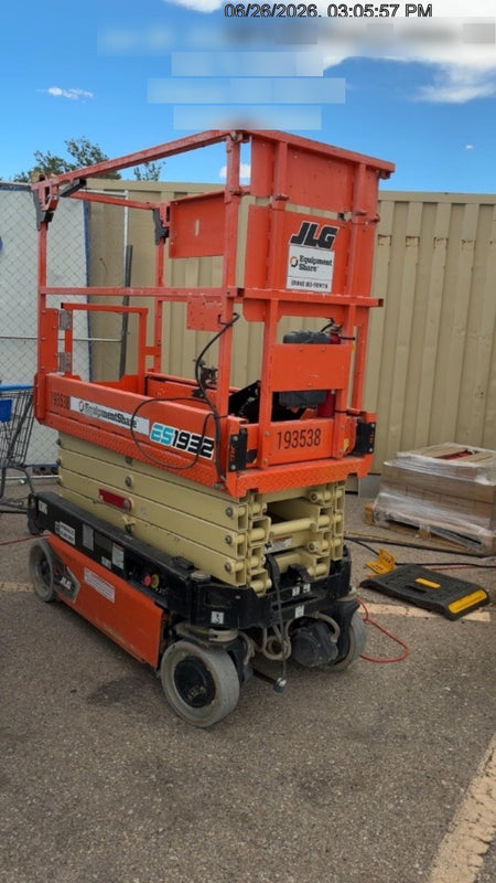 2021 JLG ES1932