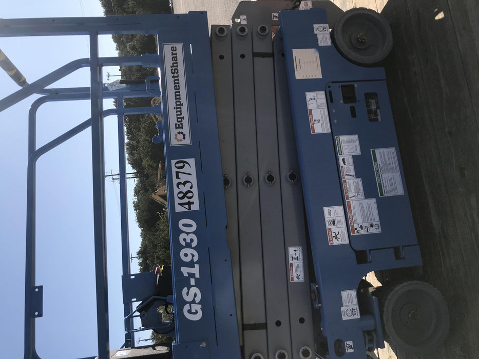 2019 Genie GS-1930 Fixed rails with chain Entry