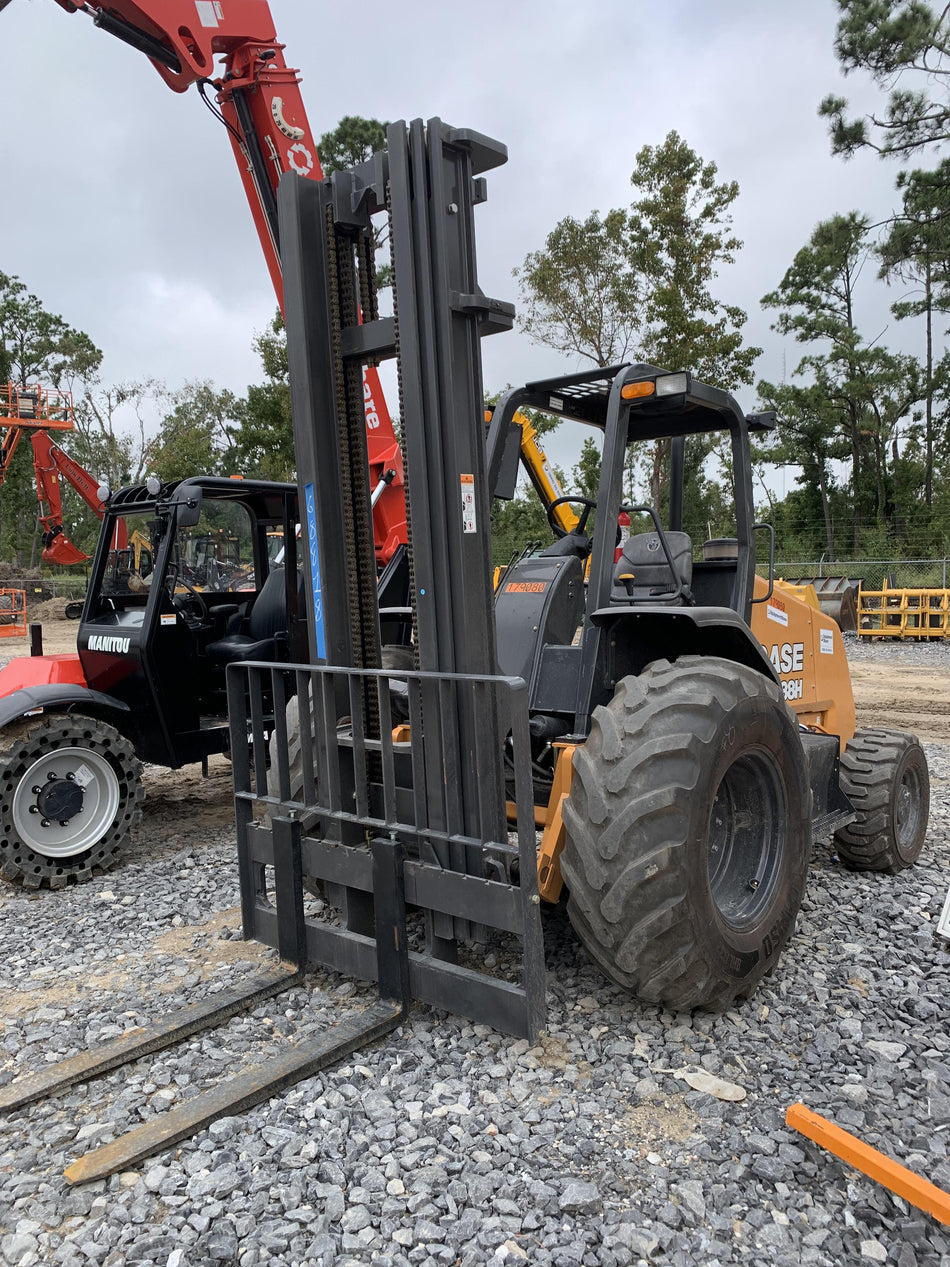 2021 CASE 588H