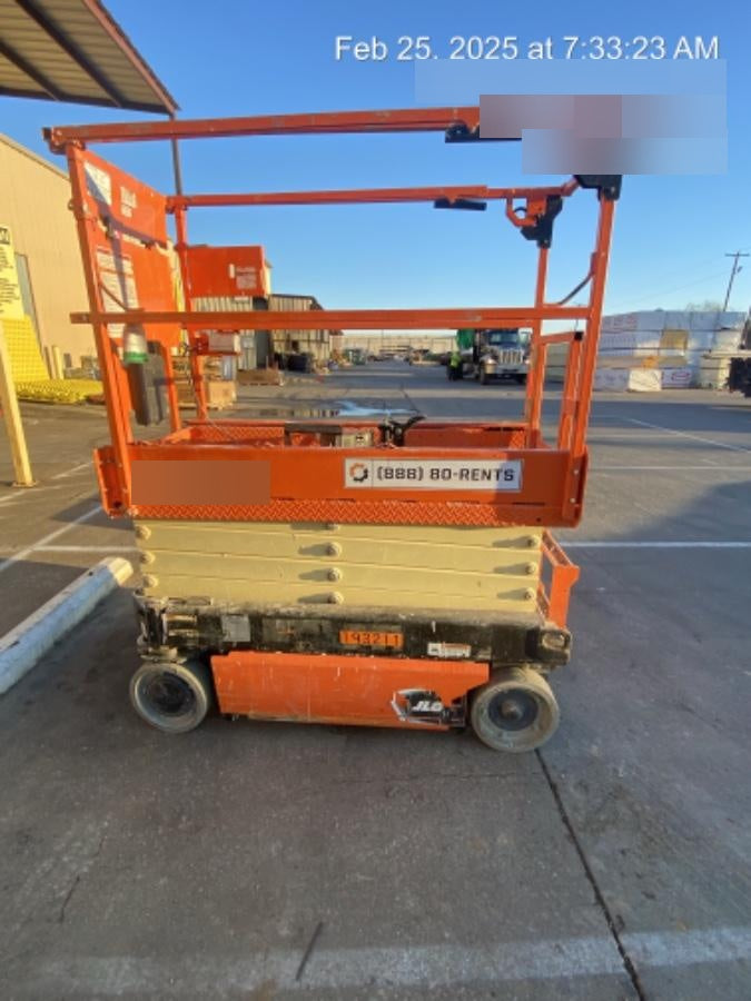 2021 JLG ES1932