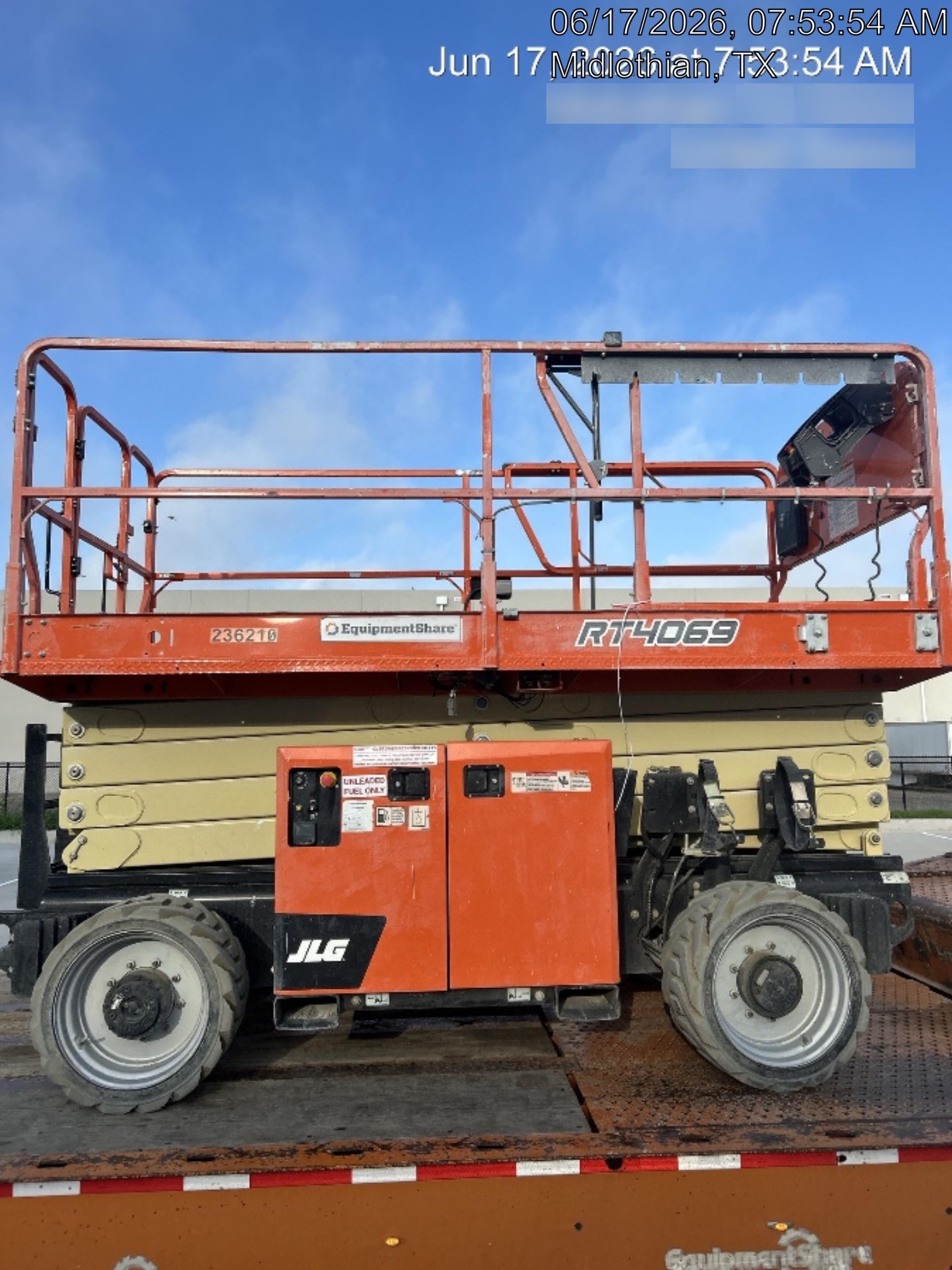 2022 JLG RT4069